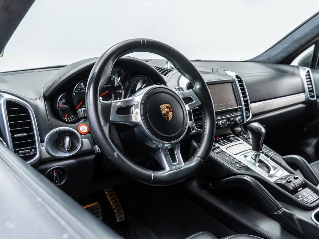 Used 2014 Porsche Cayenne Turbo image 13