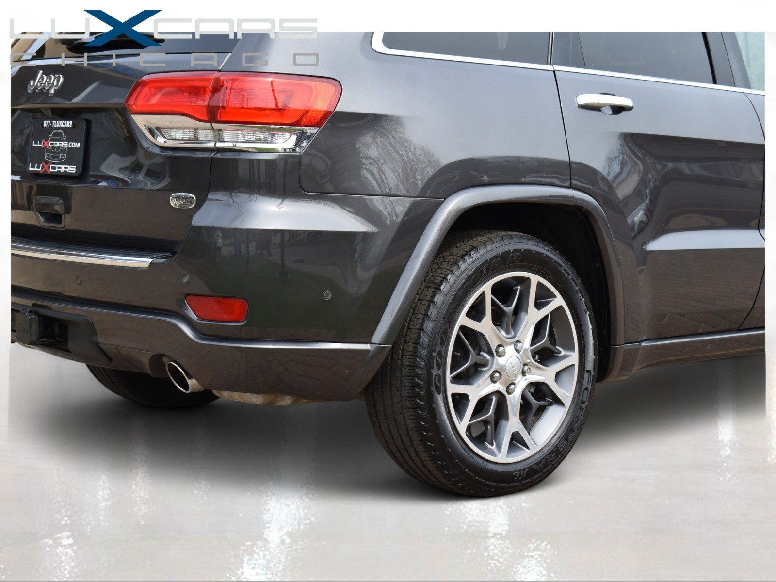 Used 2021 Jeep Grand Cherokee Overland AWD/4WD image 10