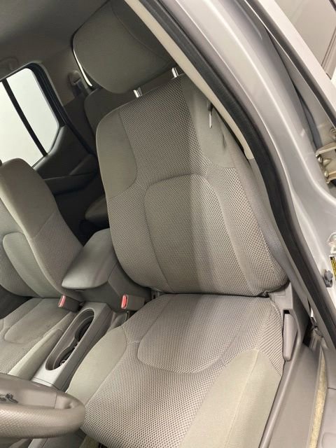 Used 2018 Nissan Frontier SV AWD/4WD image 12