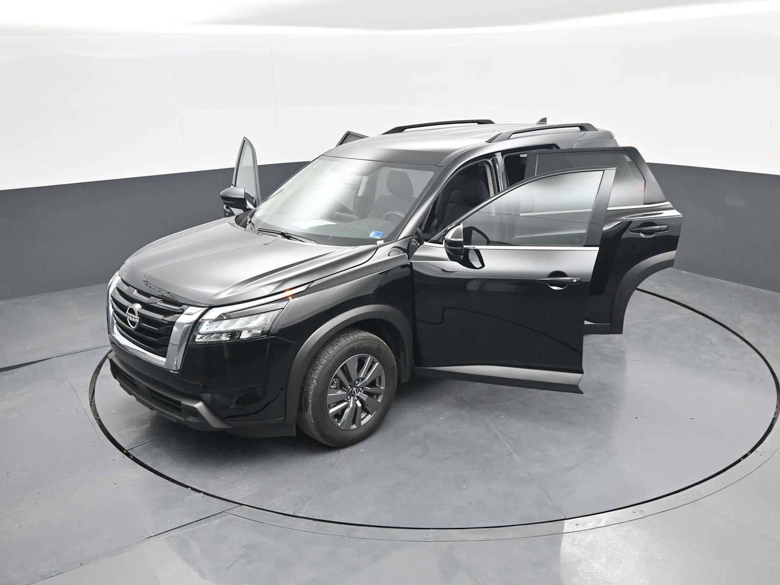 Used 2025 Nissan Pathfinder SV AWD/4WD image 44