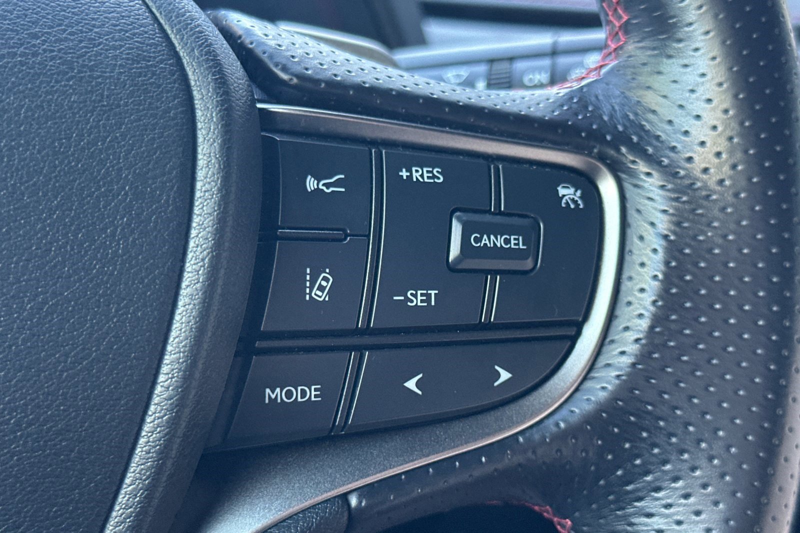 Certified 2022 Lexus UX 250h F Sport image 31