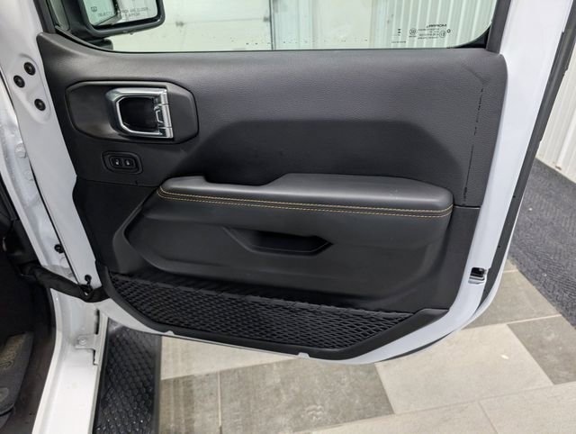 Used 2025 Jeep Wrangler Unlimited Sahara AWD/4WD image 25