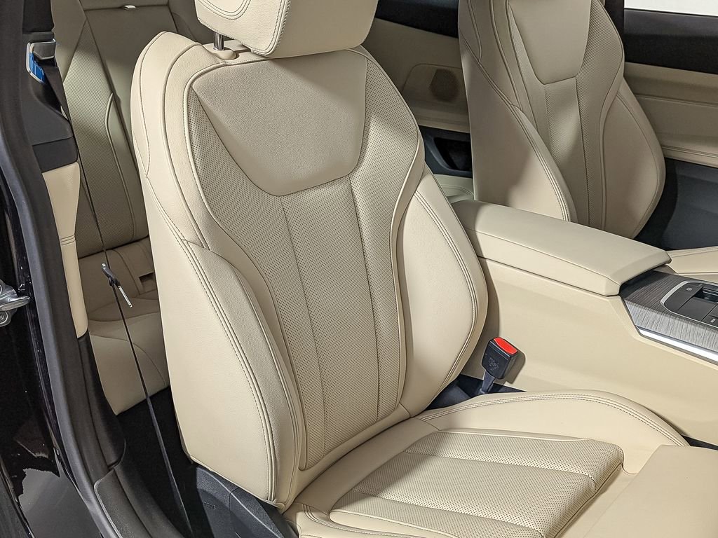 Used 2025 BMW 430i xDrive Coupe w/ Convenience Package image 16