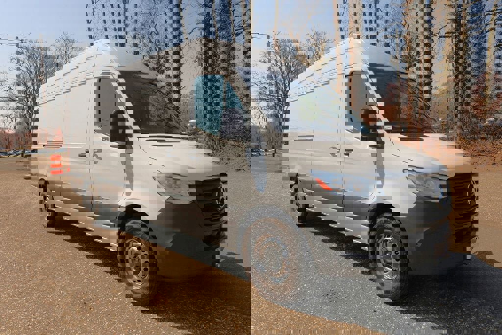 Used 2025 Mercedes-Benz Sprinter 2500 image 7