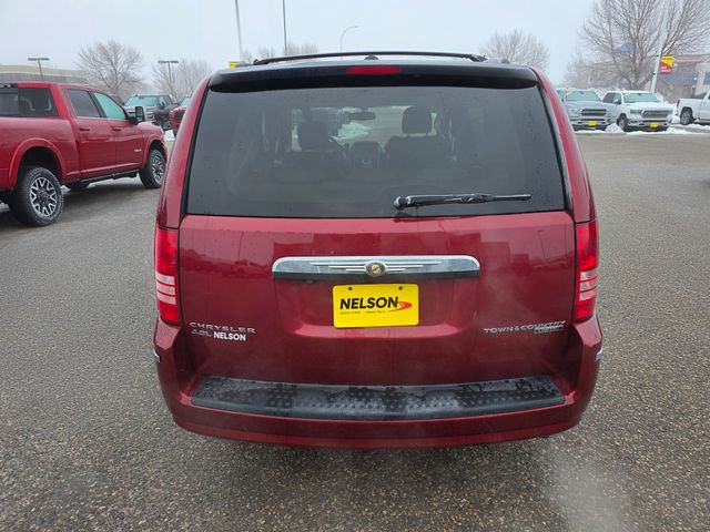 Used 2010 Chrysler Town & Country Limited w/ Trailer Tow Group image 10