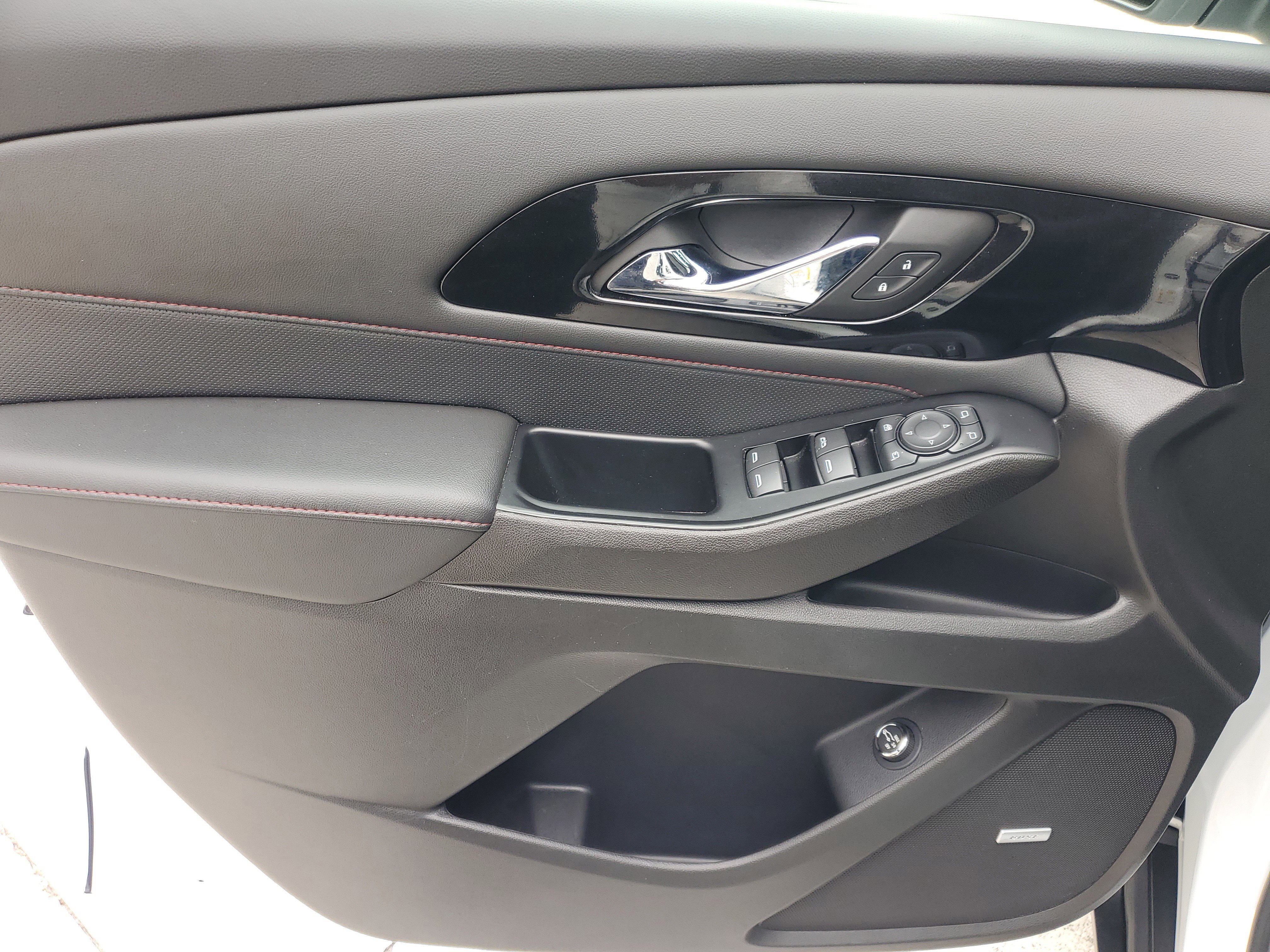 Used 2023 Chevrolet Traverse RS image 22