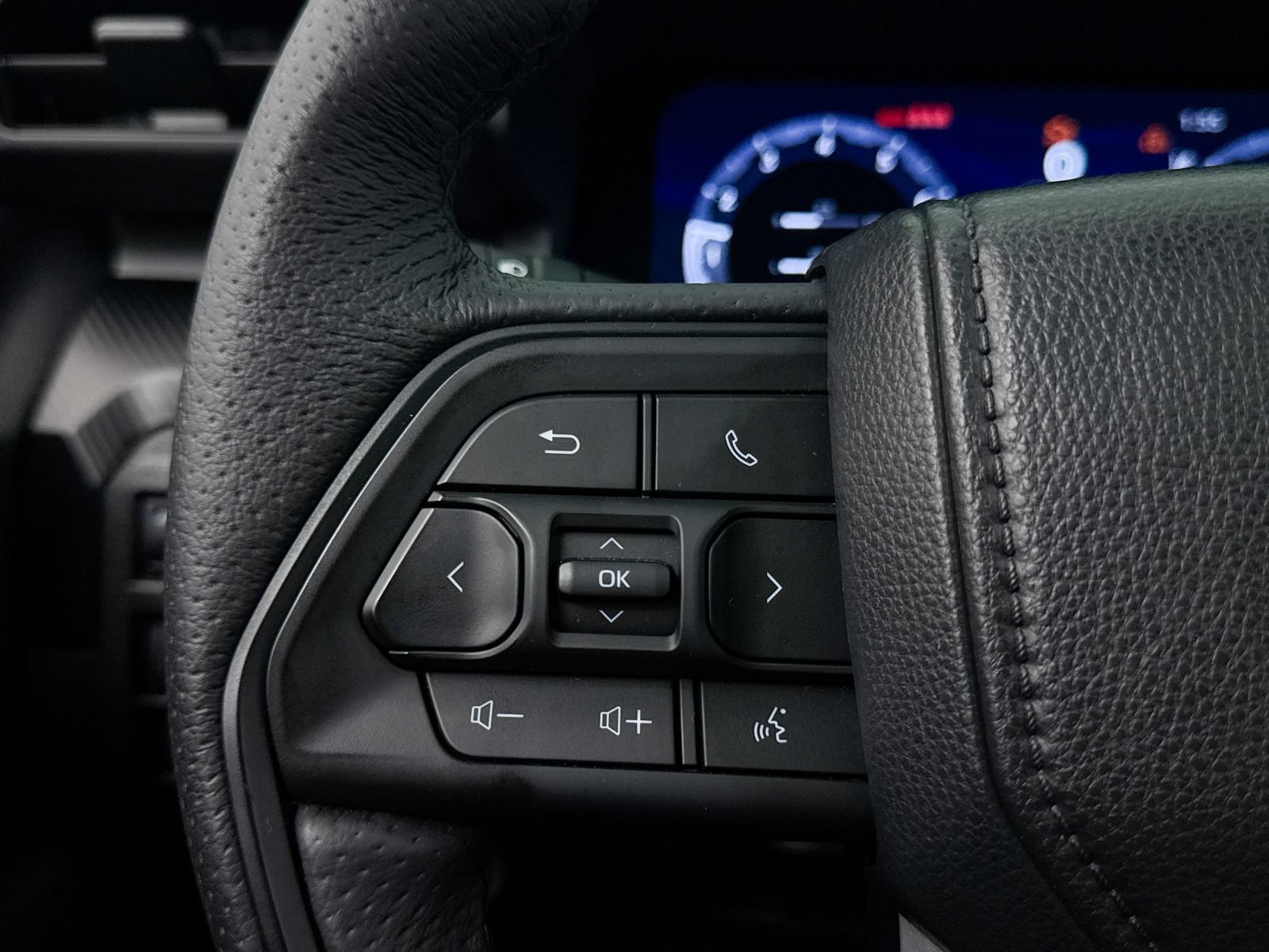 Used 2025 Toyota Tacoma TRD Pro AWD/4WD image 37