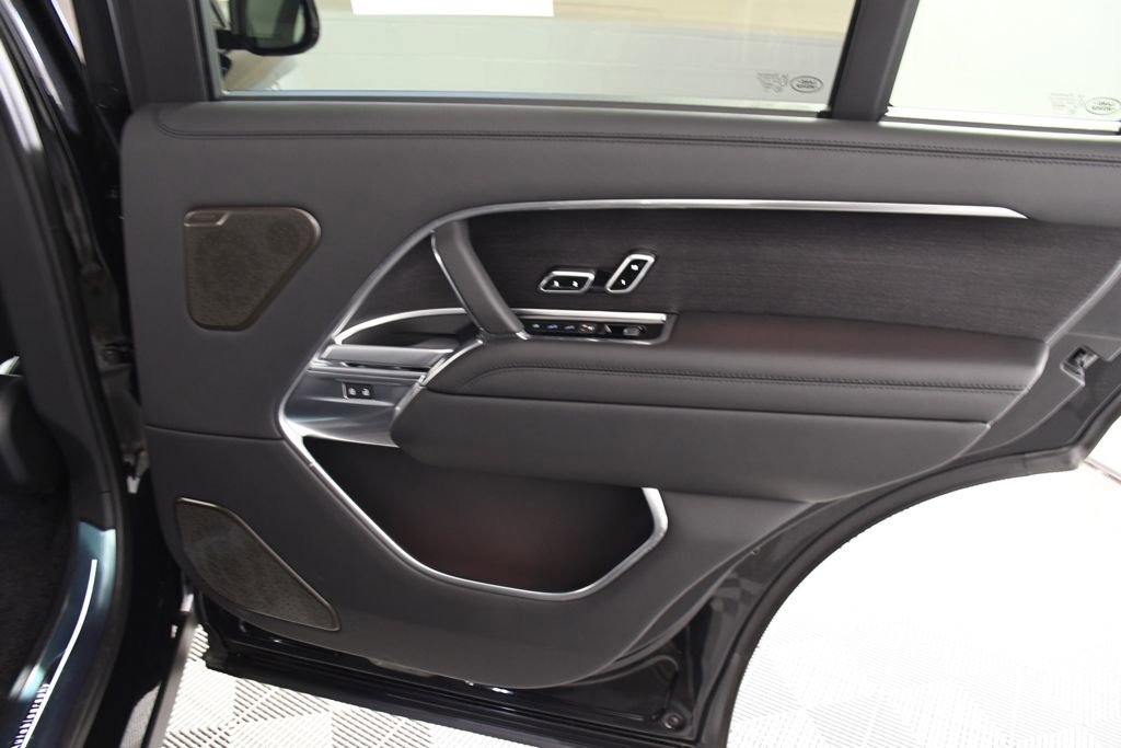 Used 2025 Land Rover Range Rover Long Wheelbase Autobiography image 20