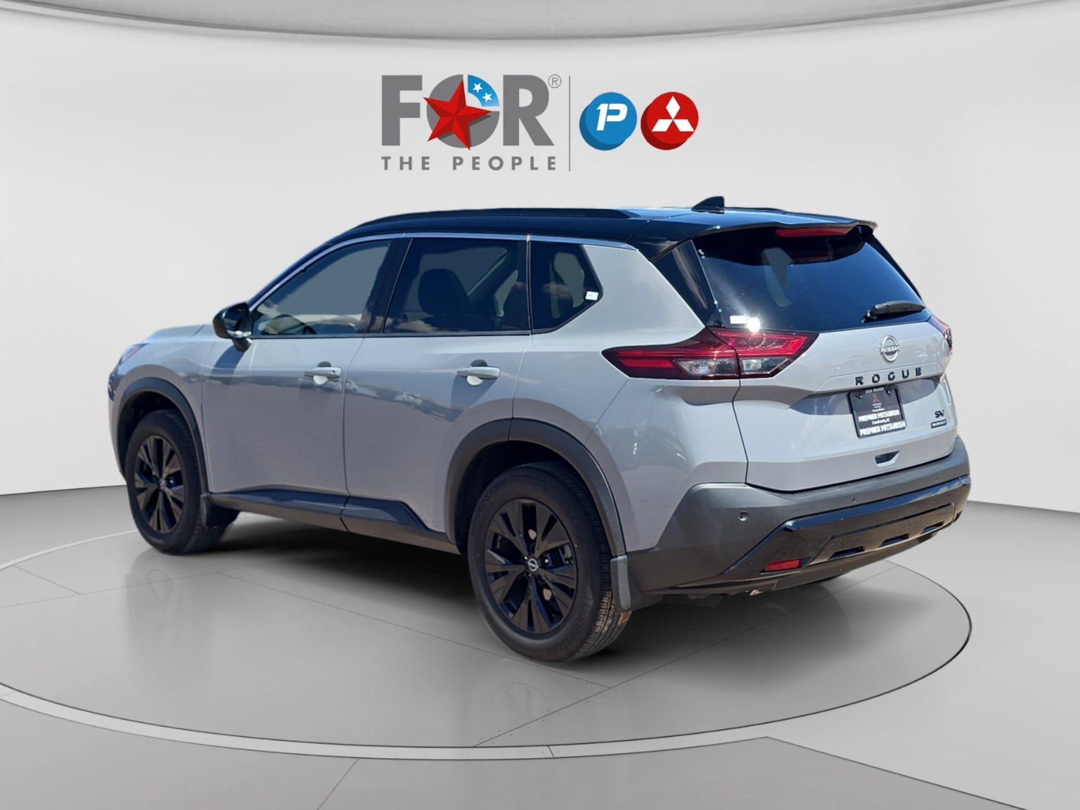 Used 2023 Nissan Rogue SV w/ SV Premium B Package FWD image 3