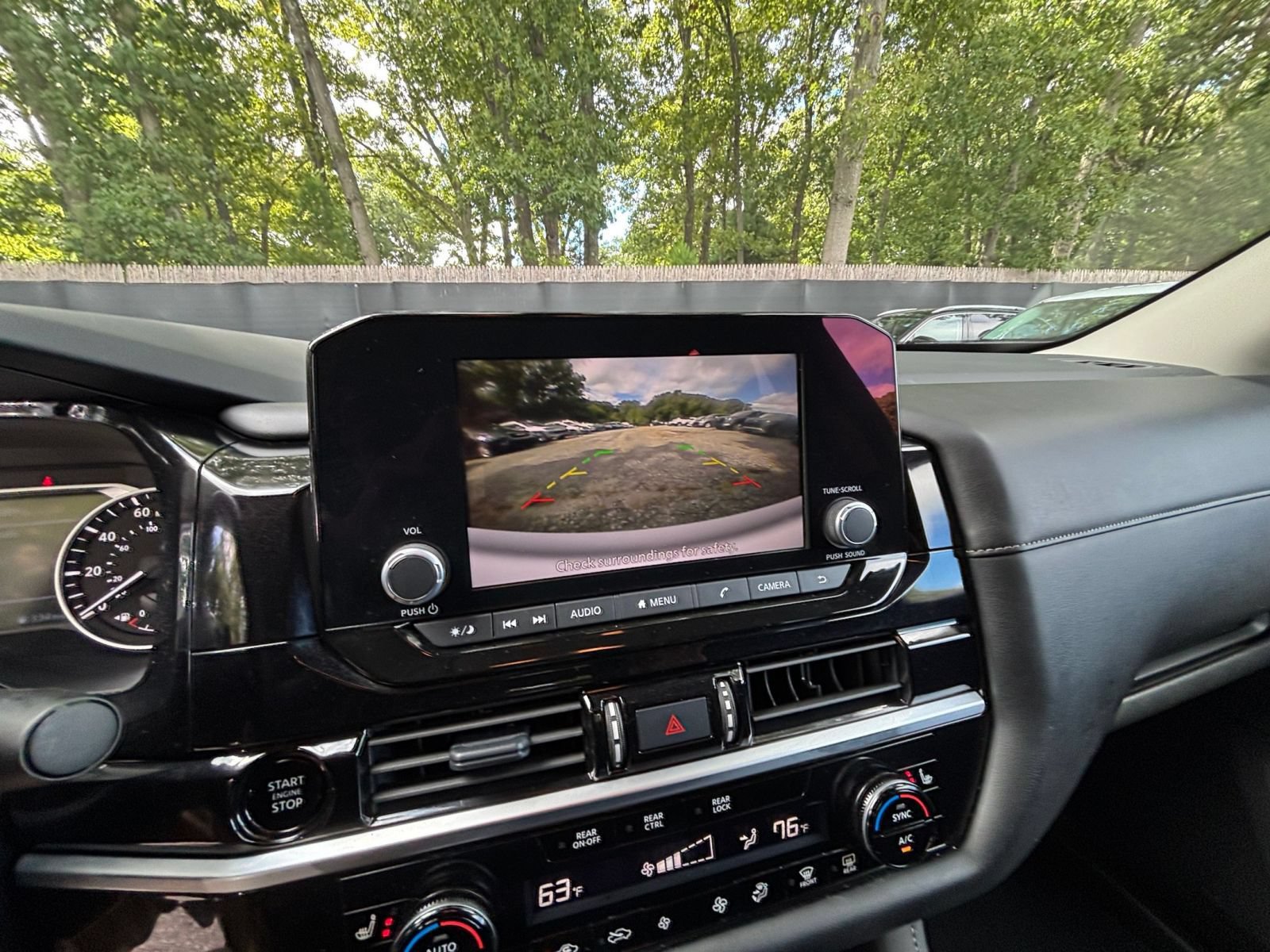Used 2025 Nissan Pathfinder SV AWD/4WD image 25