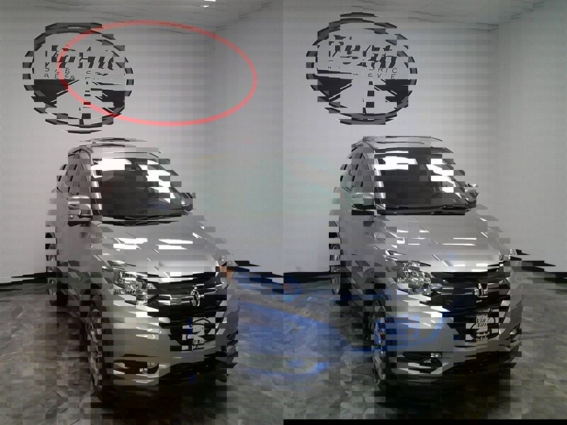 Used 2017 Honda HR-V EX image 1