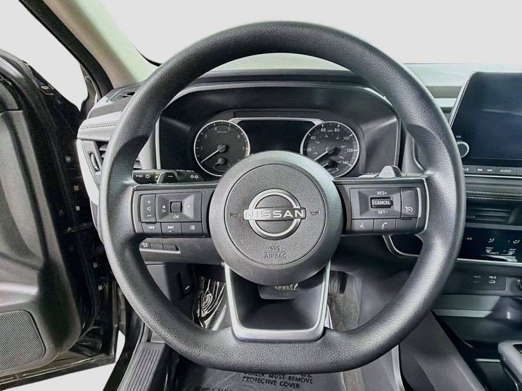 Used 2024 Nissan Rogue S FWD image 13