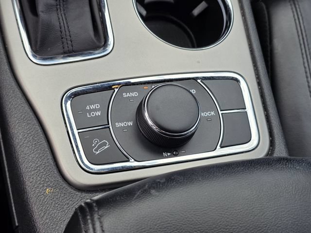 Used 2019 Jeep Grand Cherokee Limited w/ Trailer Tow Group IV AWD/4WD image 25