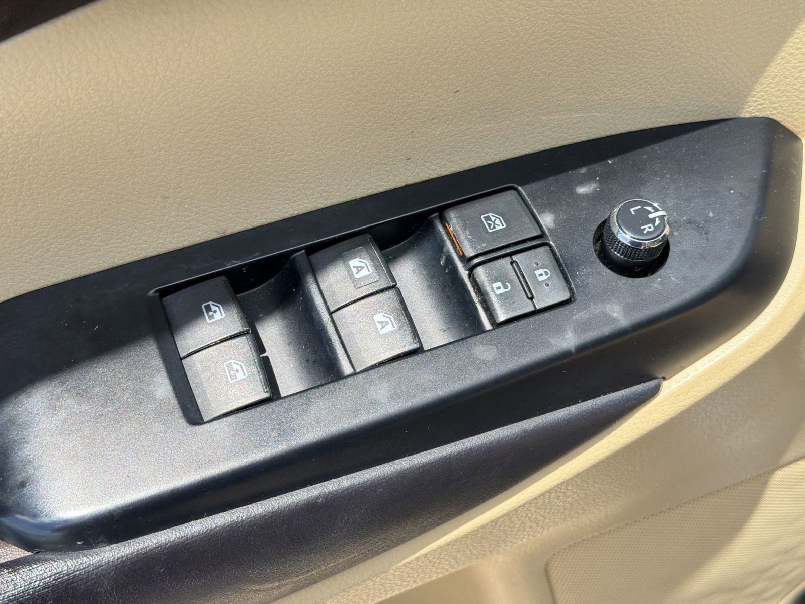 Used 2016 Toyota Highlander XLE FWD image 11