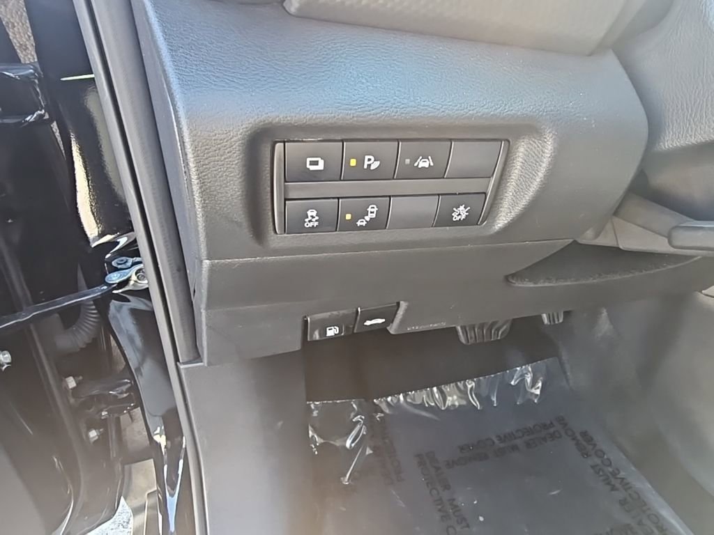 Used 2023 Nissan Kicks S FWD image 17