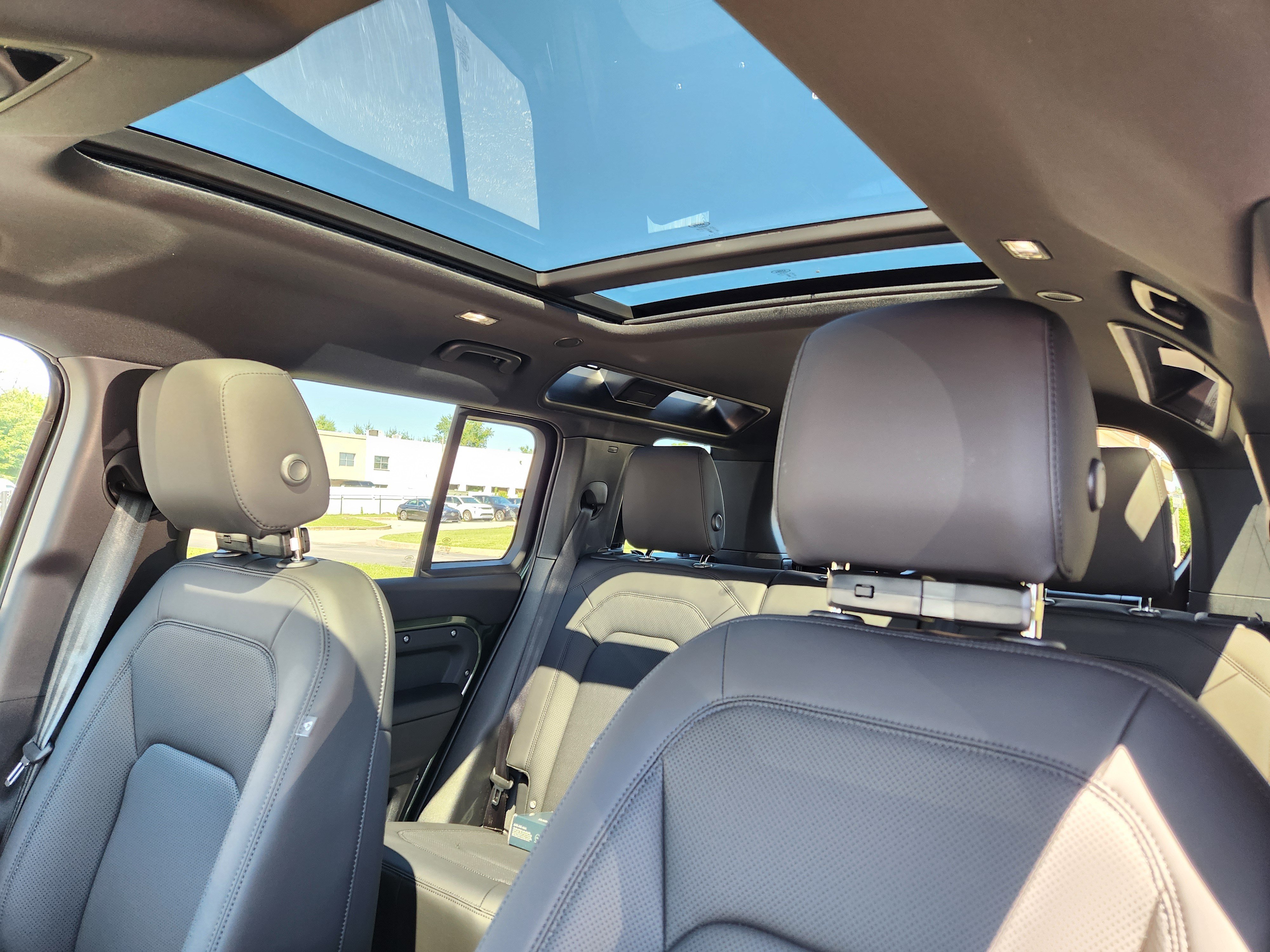 New 2026 Land Rover Defender 110 S AWD/4WD image 10