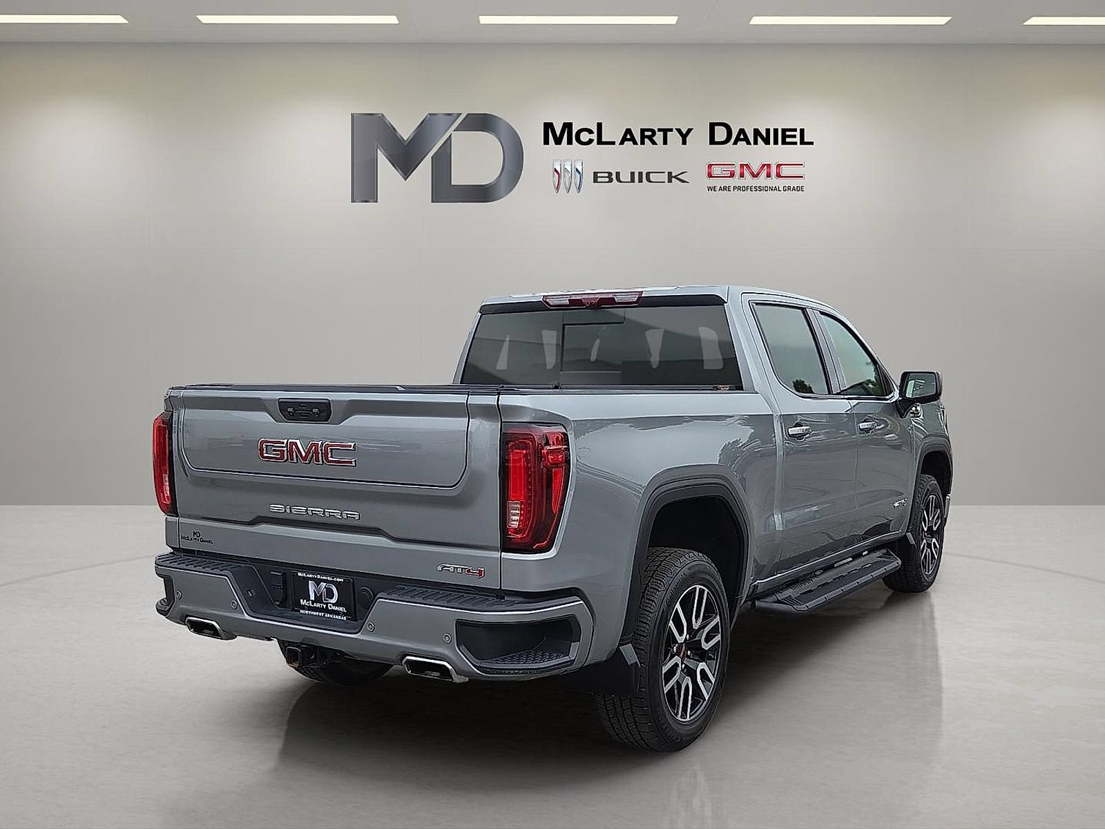 Certified 2024 GMC Sierra 1500 AT4 w/ Technology Package AWD/4WD image 14