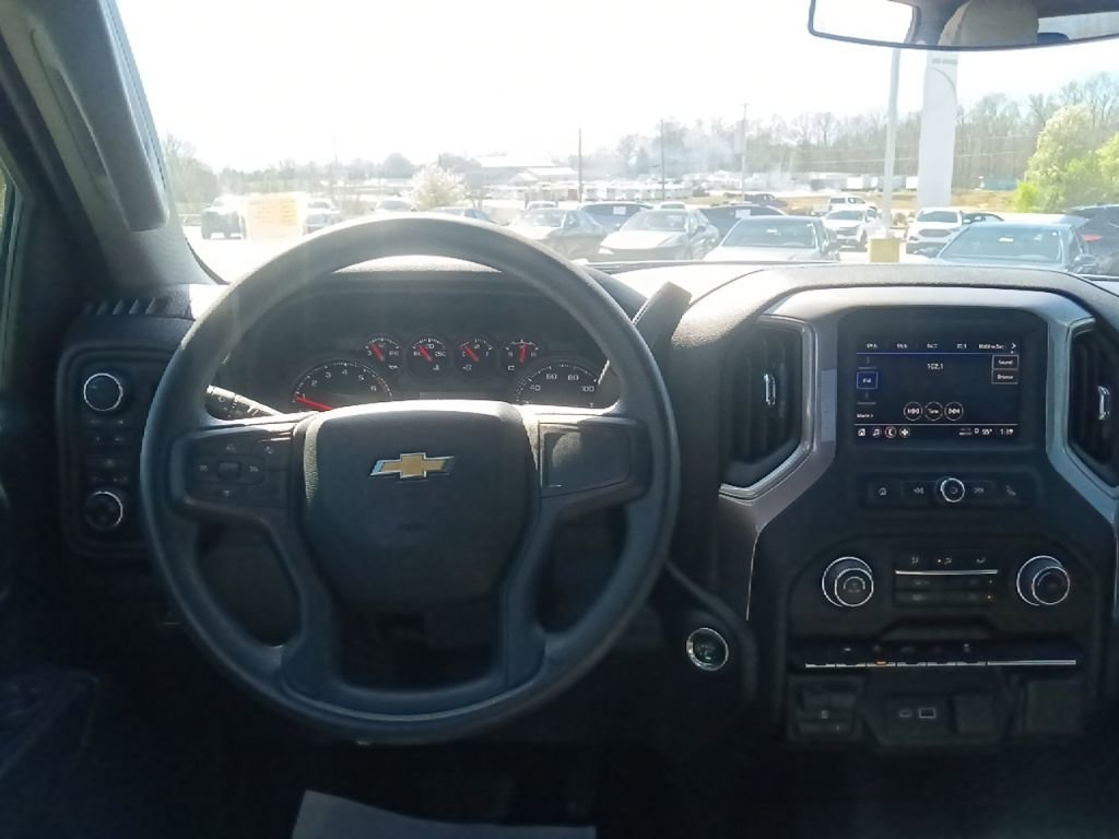 Used 2023 Chevrolet Silverado 1500 Custom w/ 2.7L Blackout Package image 23