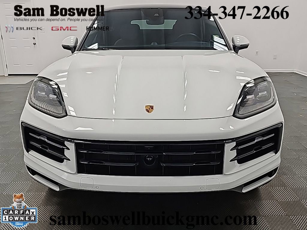 Used 2025 Porsche Cayenne Coupe image 3