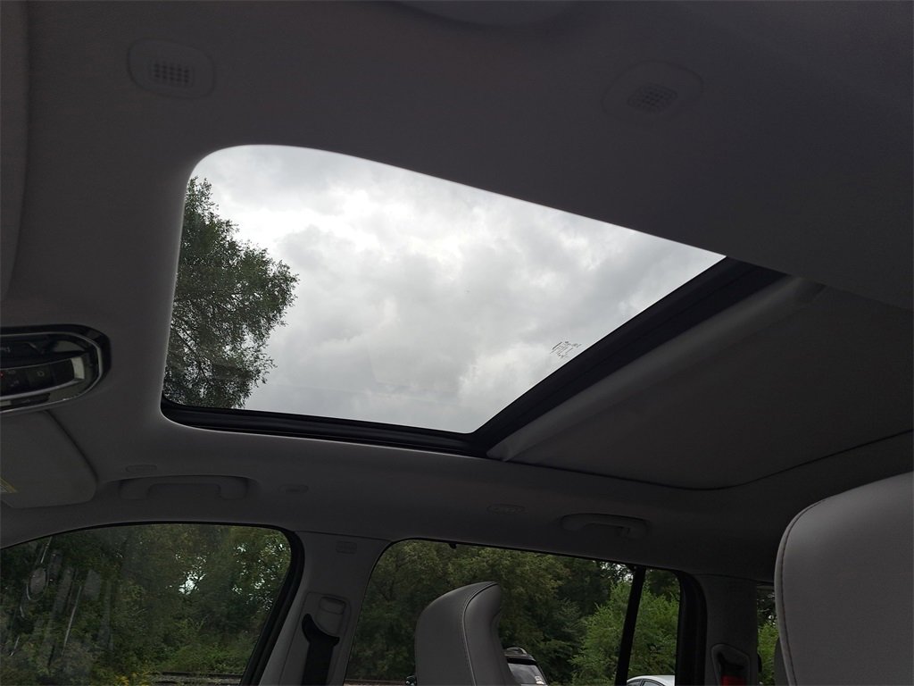 Used 2022 Jeep Grand Cherokee L Overland w/ Luxury Tech Group IV image 32