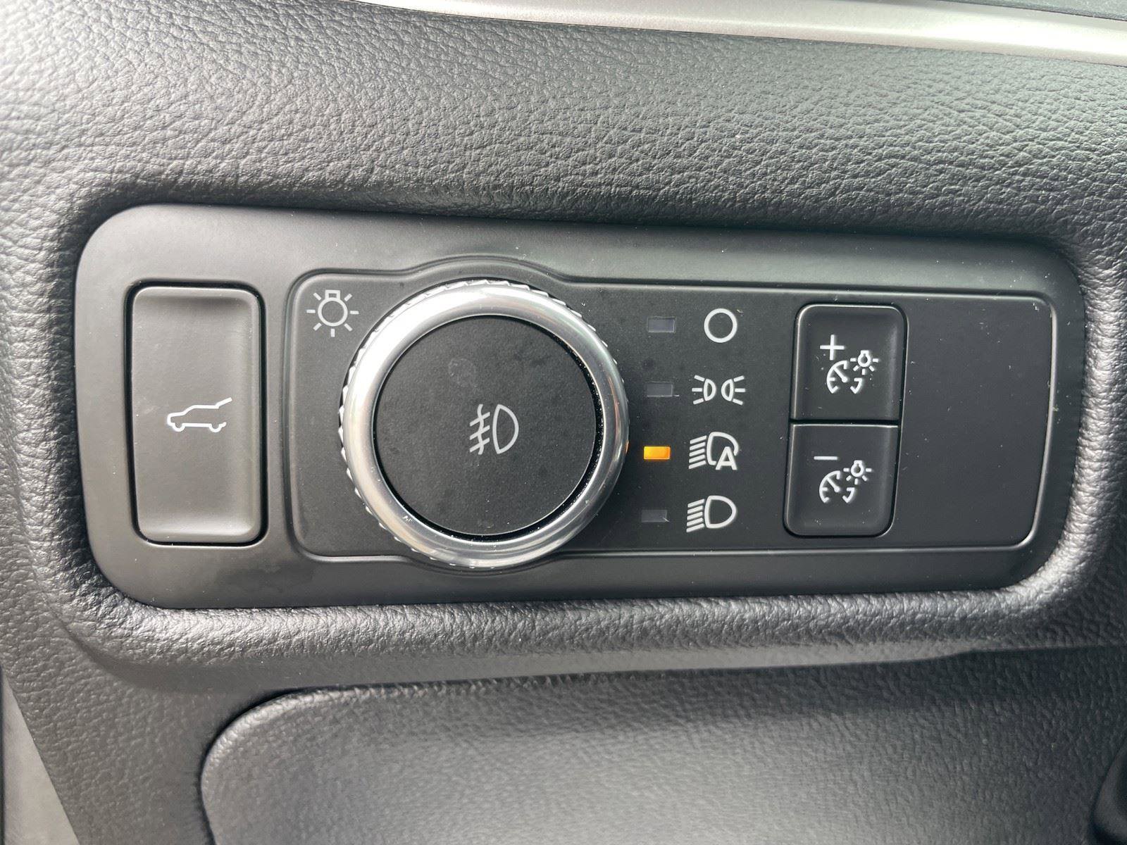 Certified 2022 Ford Explorer XLT w/ Equipment Group 202A image 26