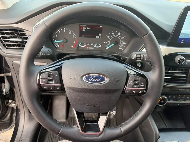 Used 2022 Ford Escape SE w/ Cold Weather Package image 25