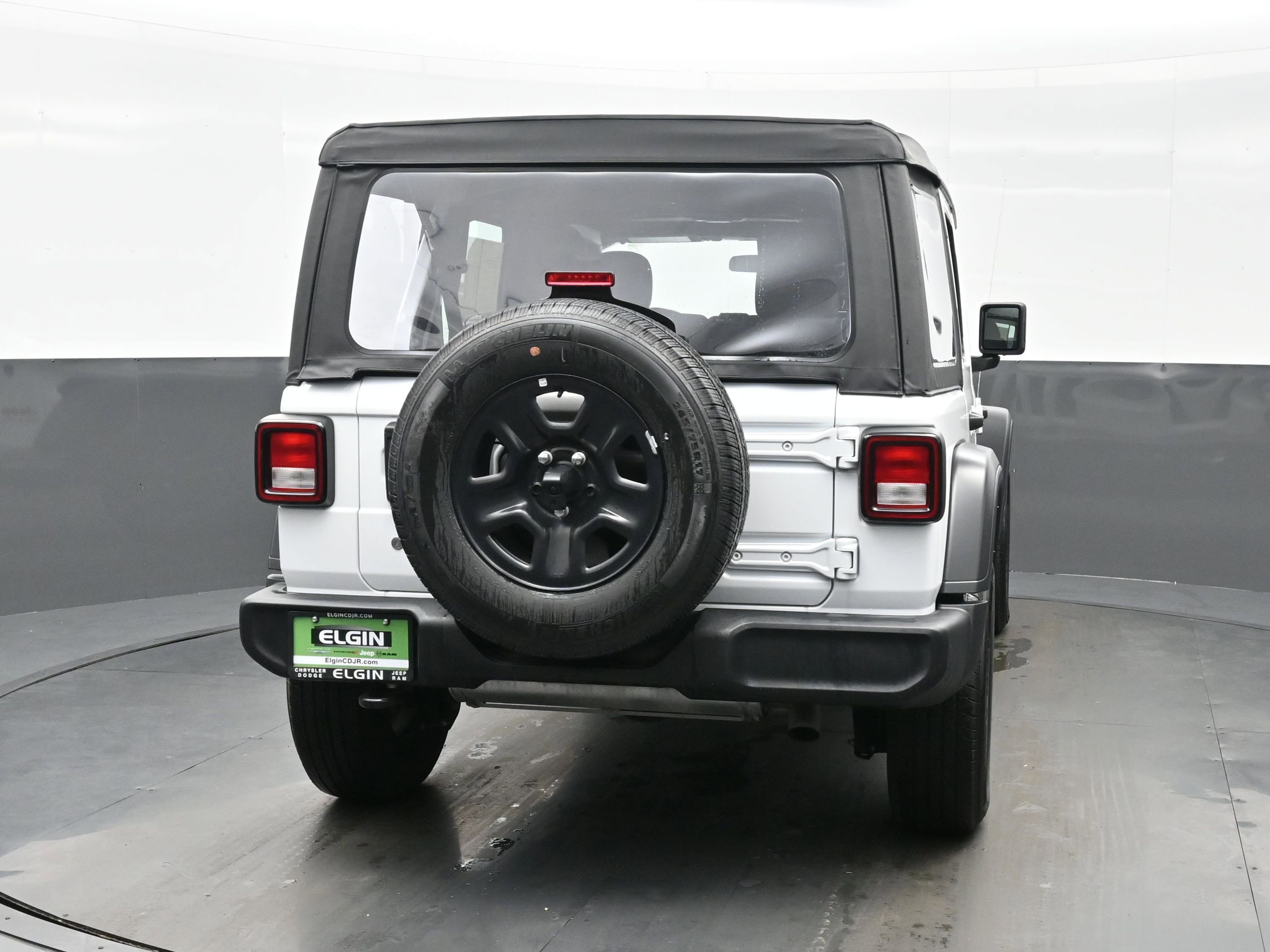 Used 2023 Jeep Wrangler Sport image 7