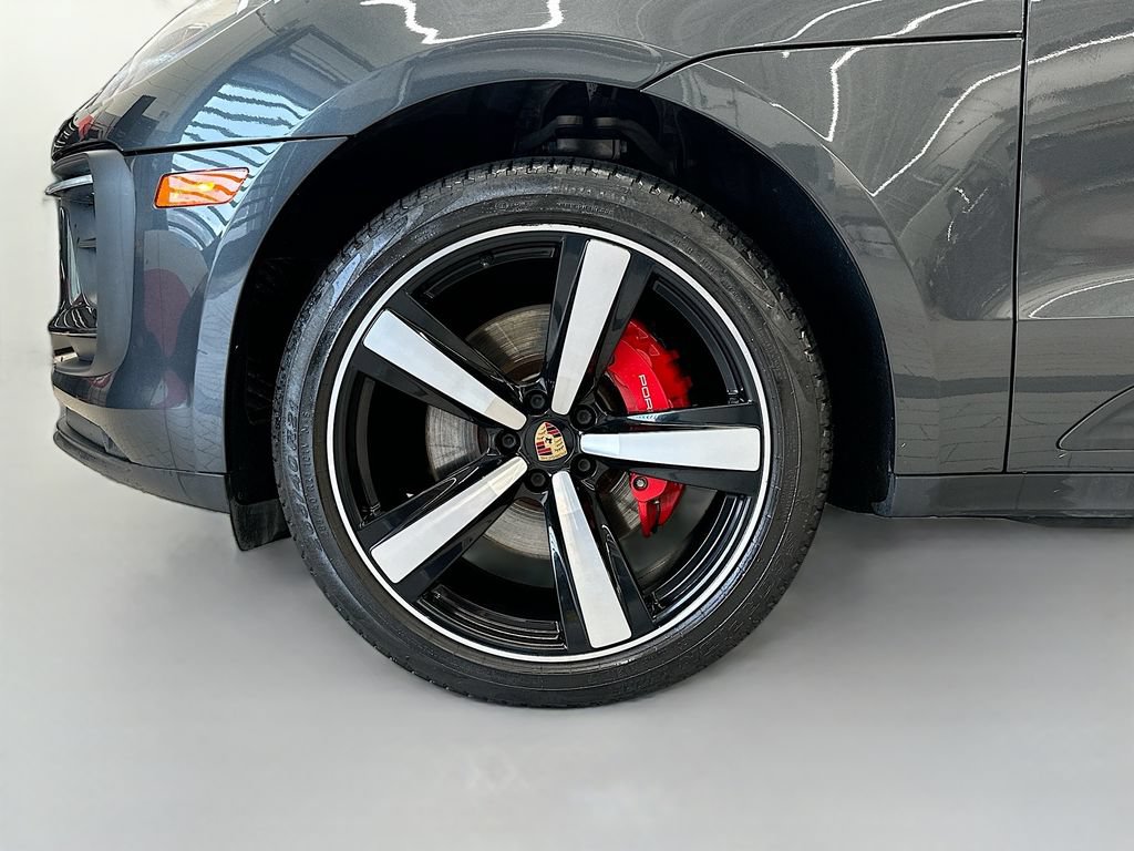 Certified 2022 Porsche Macan S AWD/4WD image 33