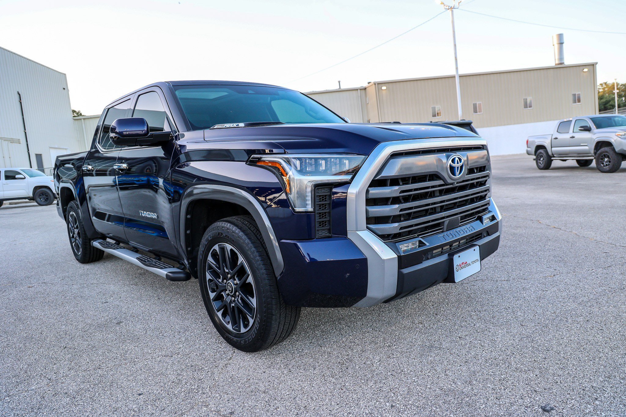 Used 2023 Toyota Tundra Limited AWD/4WD image 5
