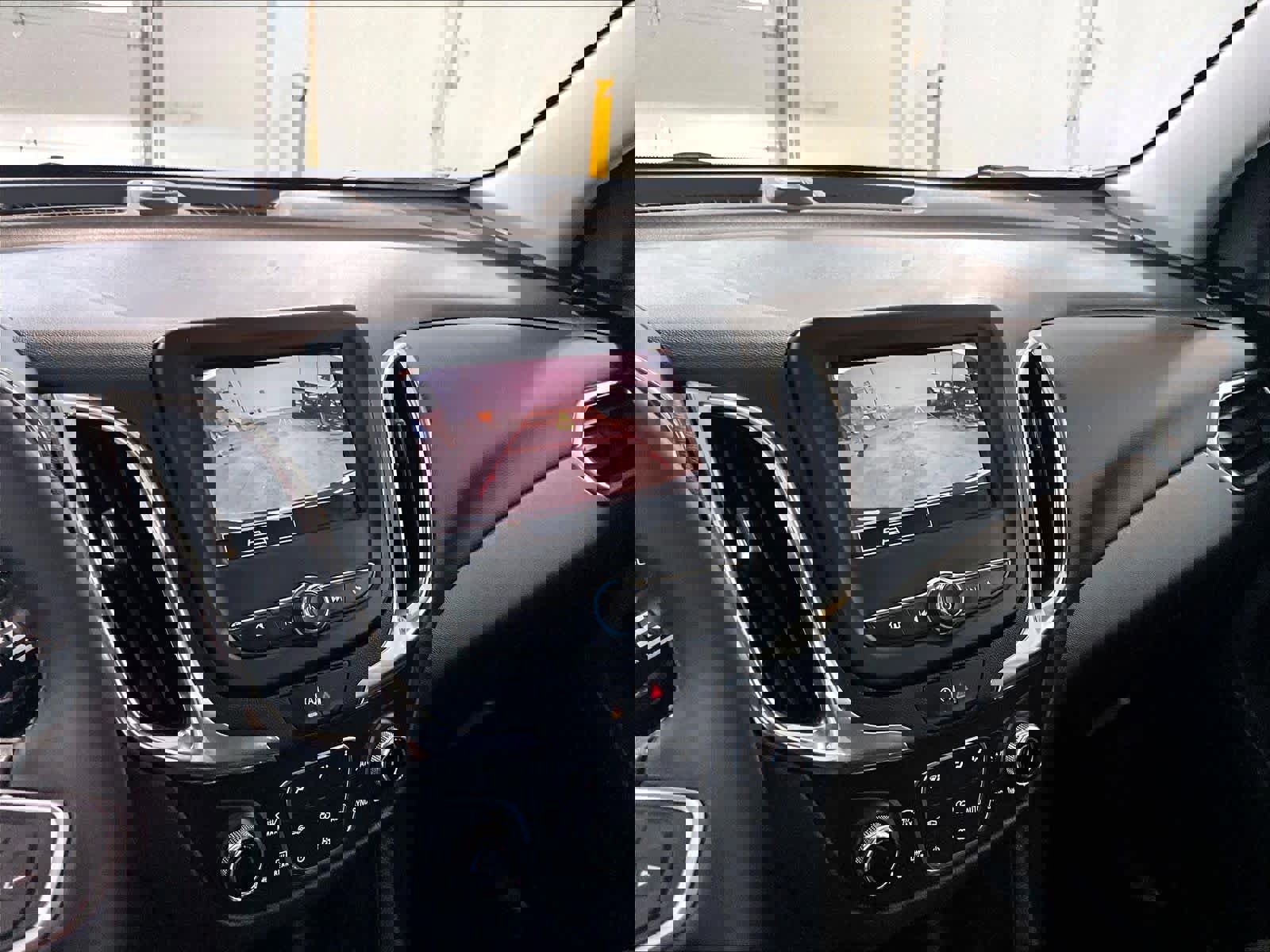 Used 2023 Chevrolet Equinox LT image 19