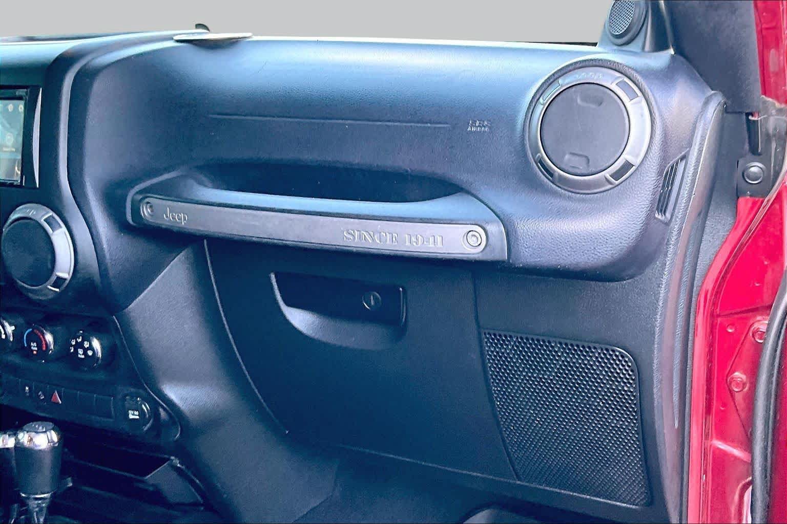 Used 2013 Jeep Wrangler Unlimited Sport AWD/4WD image 19