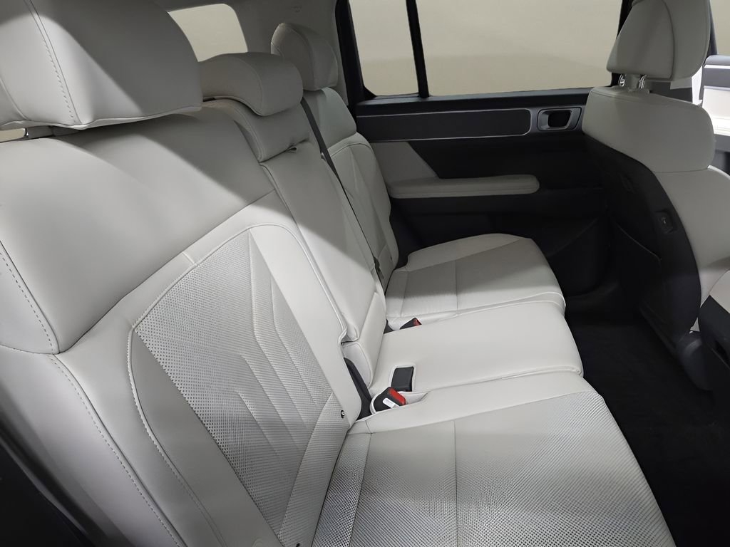 Used 2026 Hyundai Santa Fe SEL AWD/4WD image 19