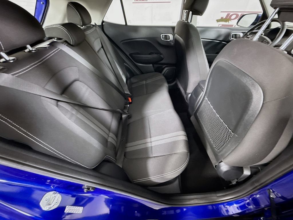 Used 2023 Hyundai Venue SEL FWD image 29