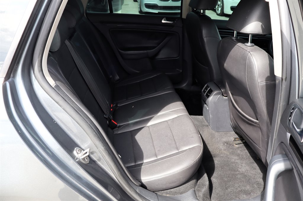 Used 2012 Volkswagen Jetta TDI FWD image 19