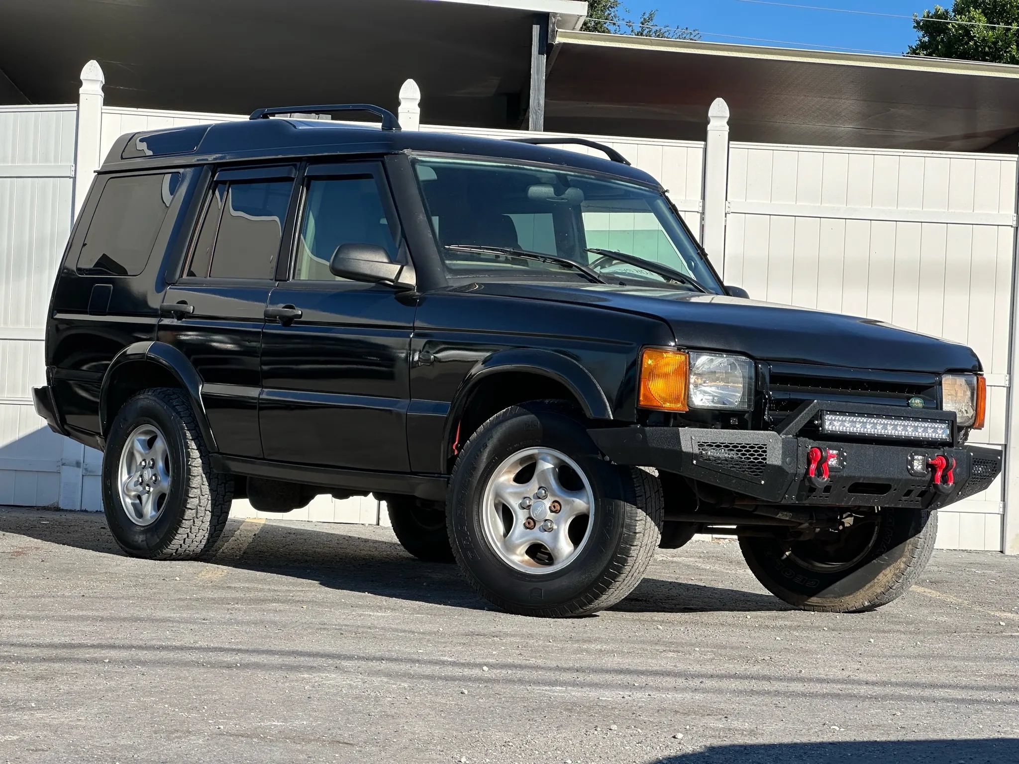 Used 1999 Land Rover Discovery Series II AWD/4WD image 2