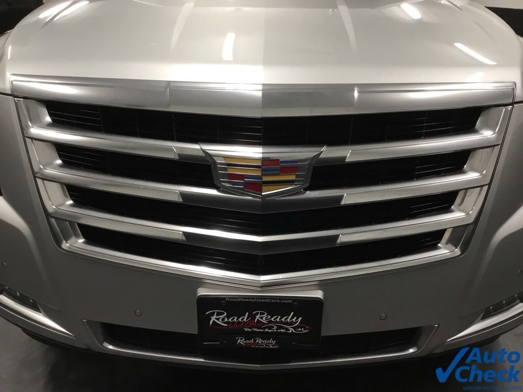 Used 2017 Cadillac Escalade Luxury AWD/4WD image 18