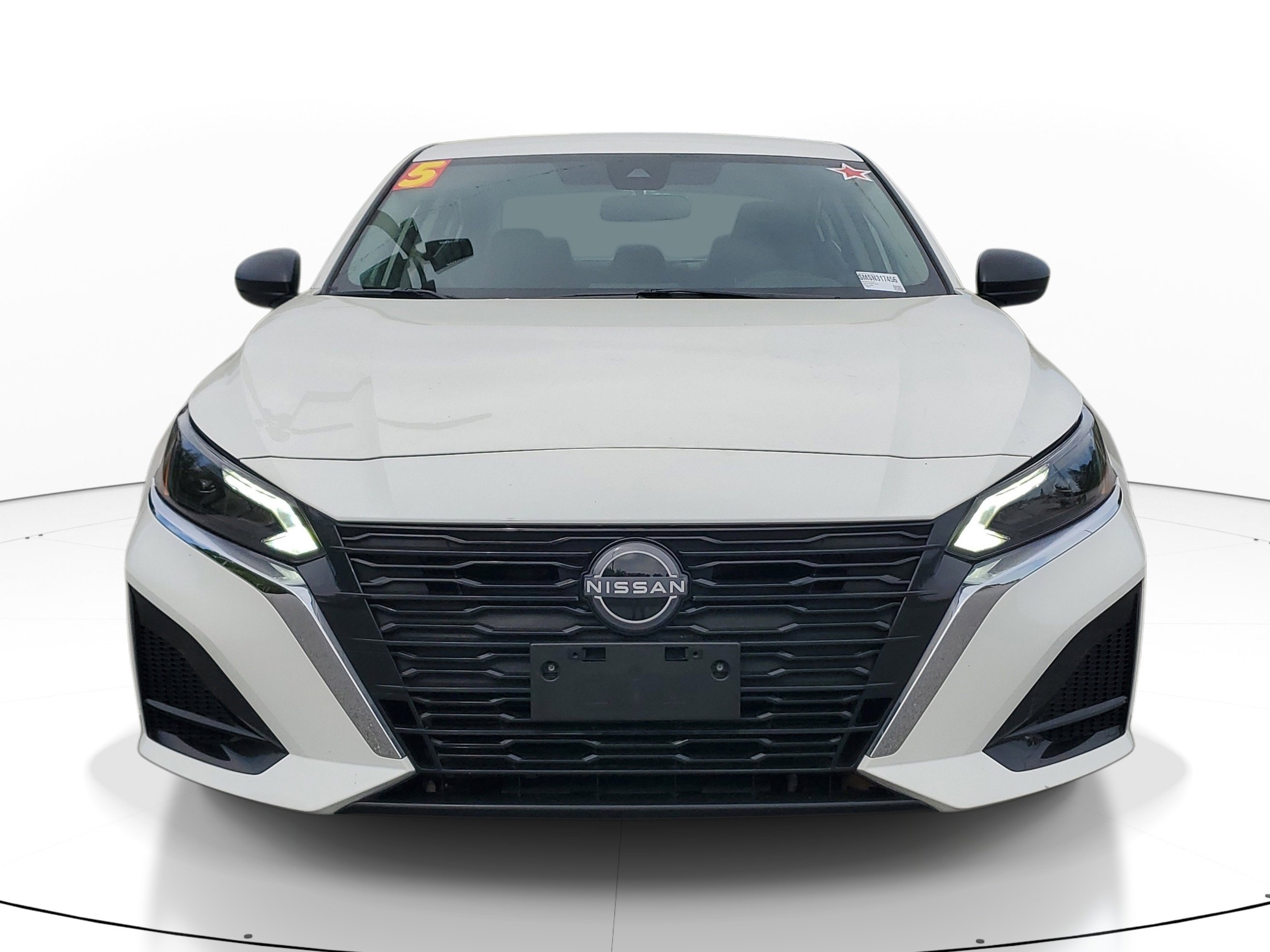 Used 2025 Nissan Altima 2.5 SV FWD image 2