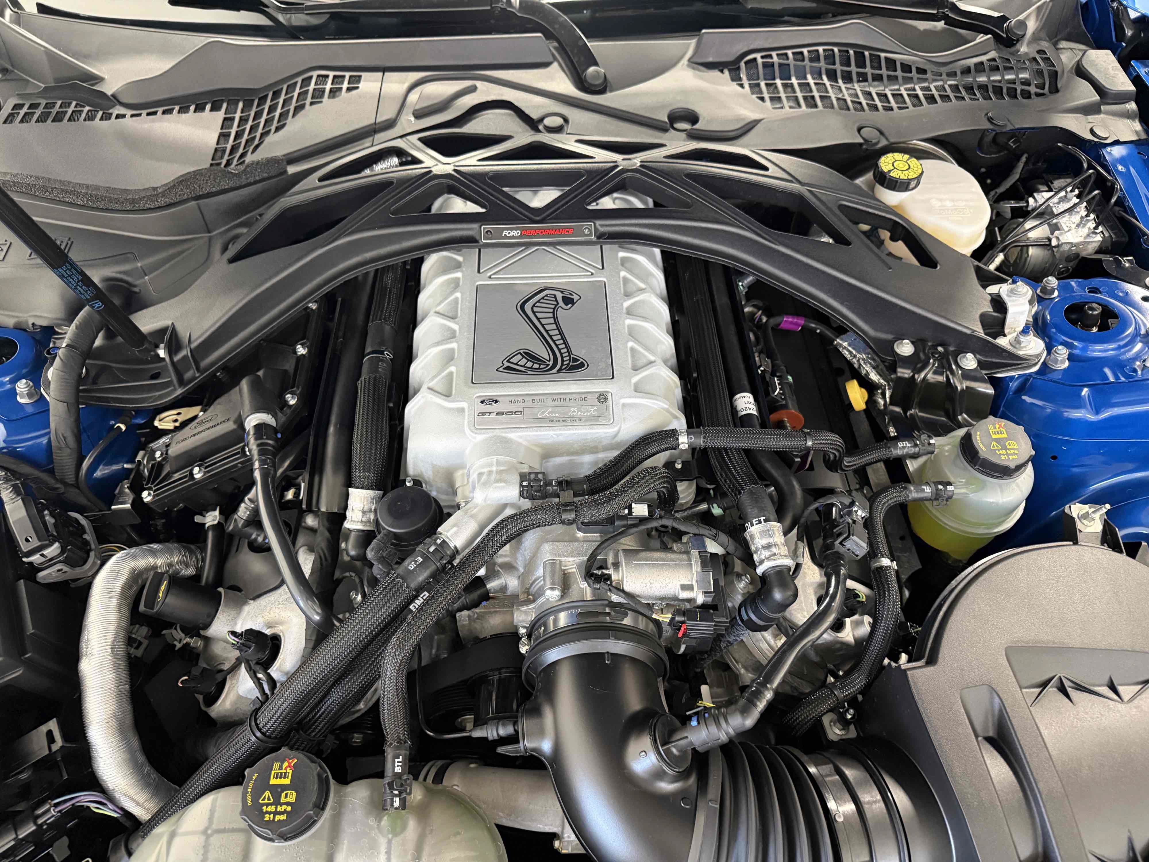 Used 2021 Ford Mustang Shelby GT500 w/ Carbon Fiber Track Pack RWD image 7