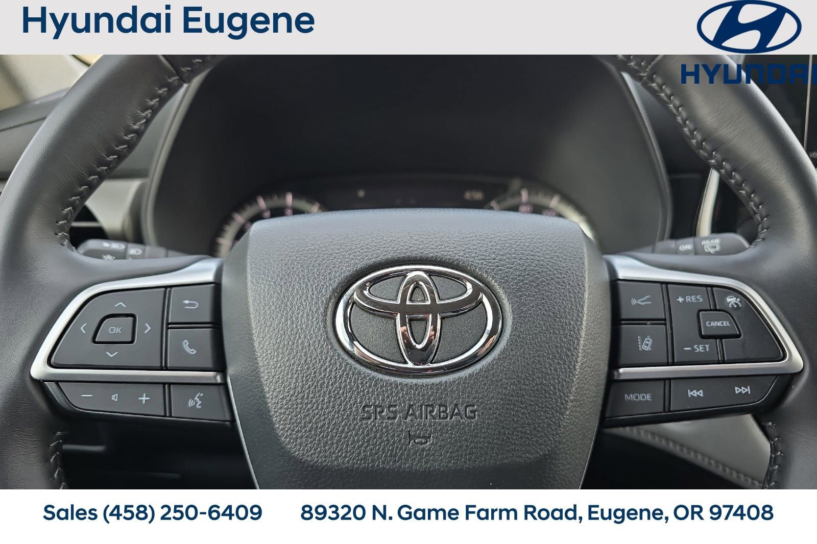 Used 2024 Toyota Highlander LE FWD image 30