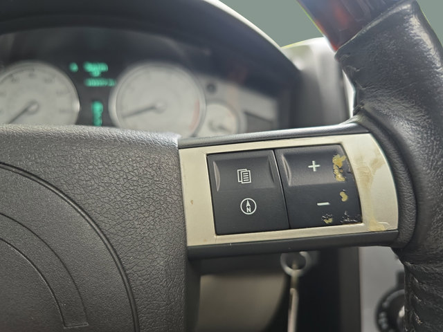 Used 2007 Chrysler 300 C RWD image 28