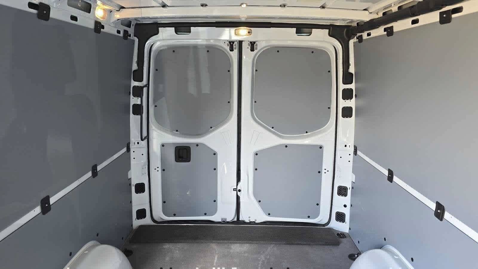Used 2025 Mercedes-Benz Sprinter 2500 image 15