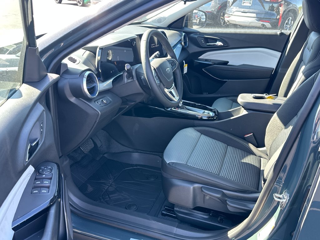 New 2026 Chevrolet Trax LT w/ Driver Confidence Package FWD image 11