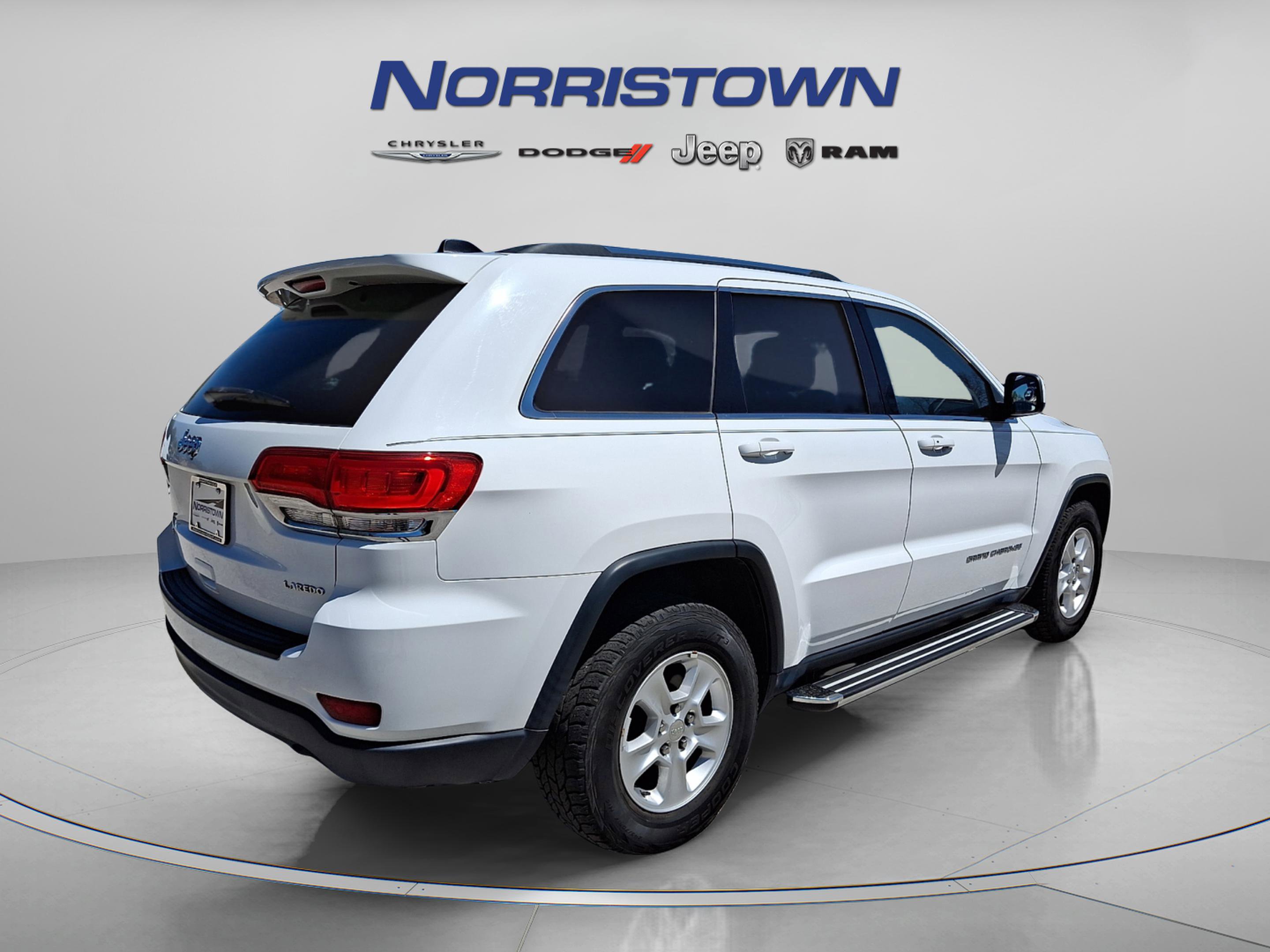 Used 2015 Jeep Grand Cherokee Laredo w/ Quick Order Package 23E image 6