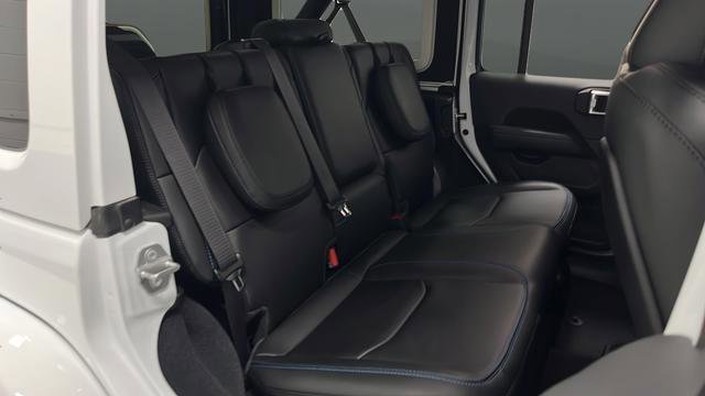 Used 2025 Jeep Wrangler Unlimited Rubicon 4xe AWD/4WD image 24
