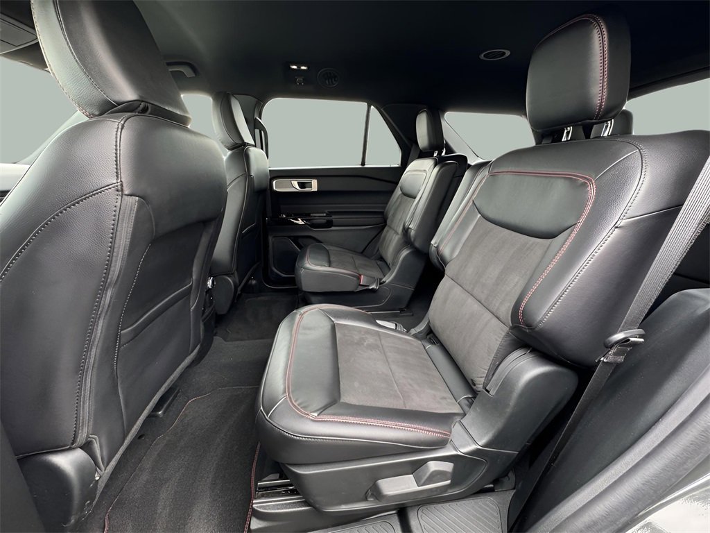 Used 2023 Ford Explorer ST-Line image 24