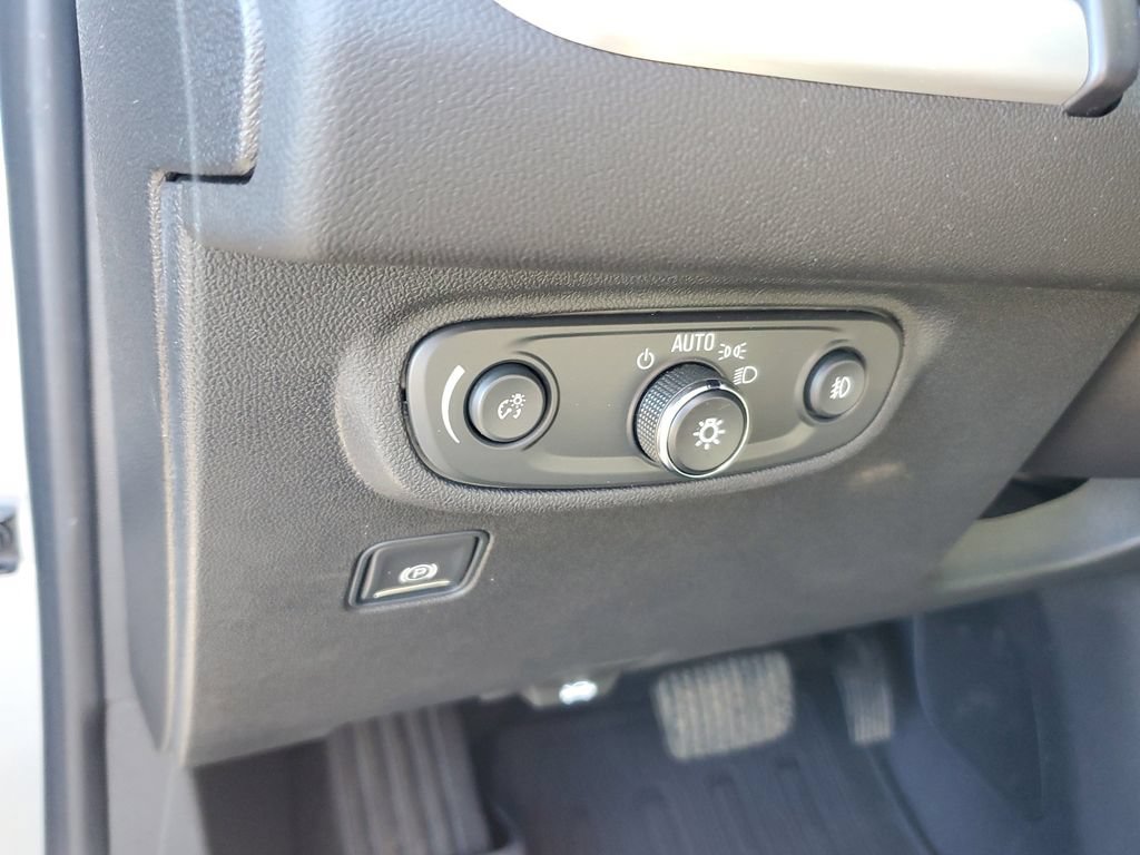 Used 2024 GMC Terrain SLT w/ LPO, Floor Liner Package AWD/4WD image 19