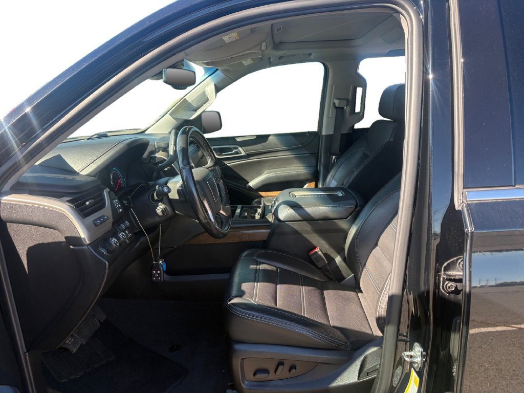 Used 2019 GMC Yukon Denali w/ Denali Ultimate Package AWD/4WD image 9