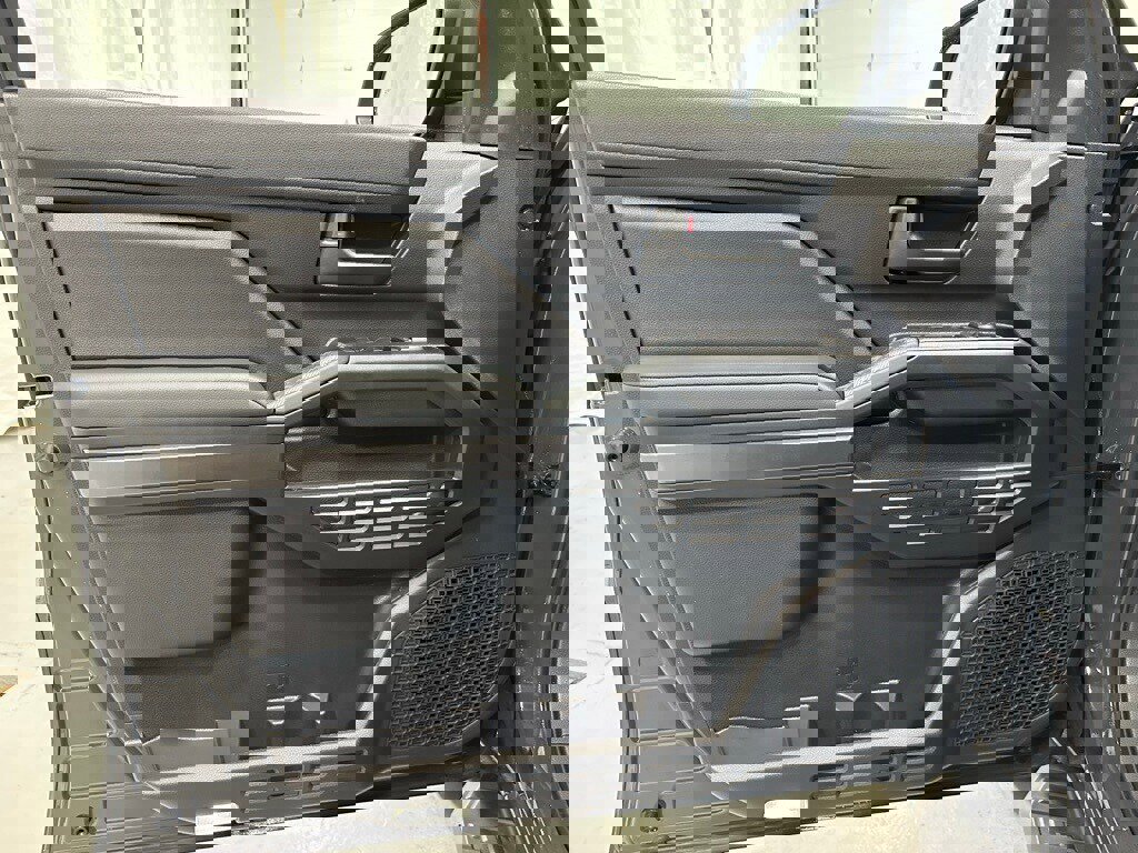 Used 2025 Toyota 4Runner SR5 image 8