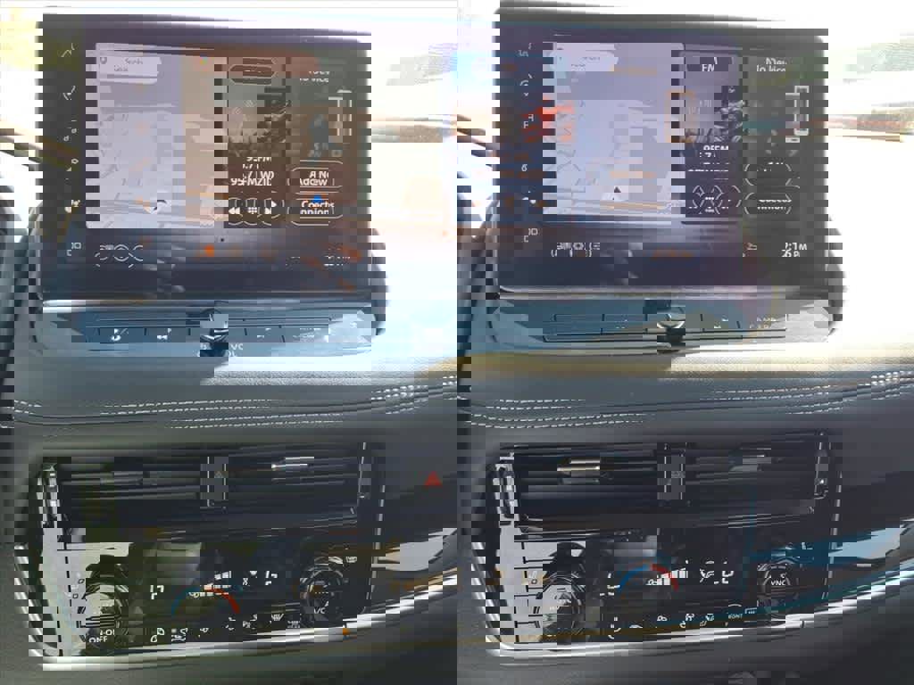 Used 2026 Nissan Rogue SL image 14