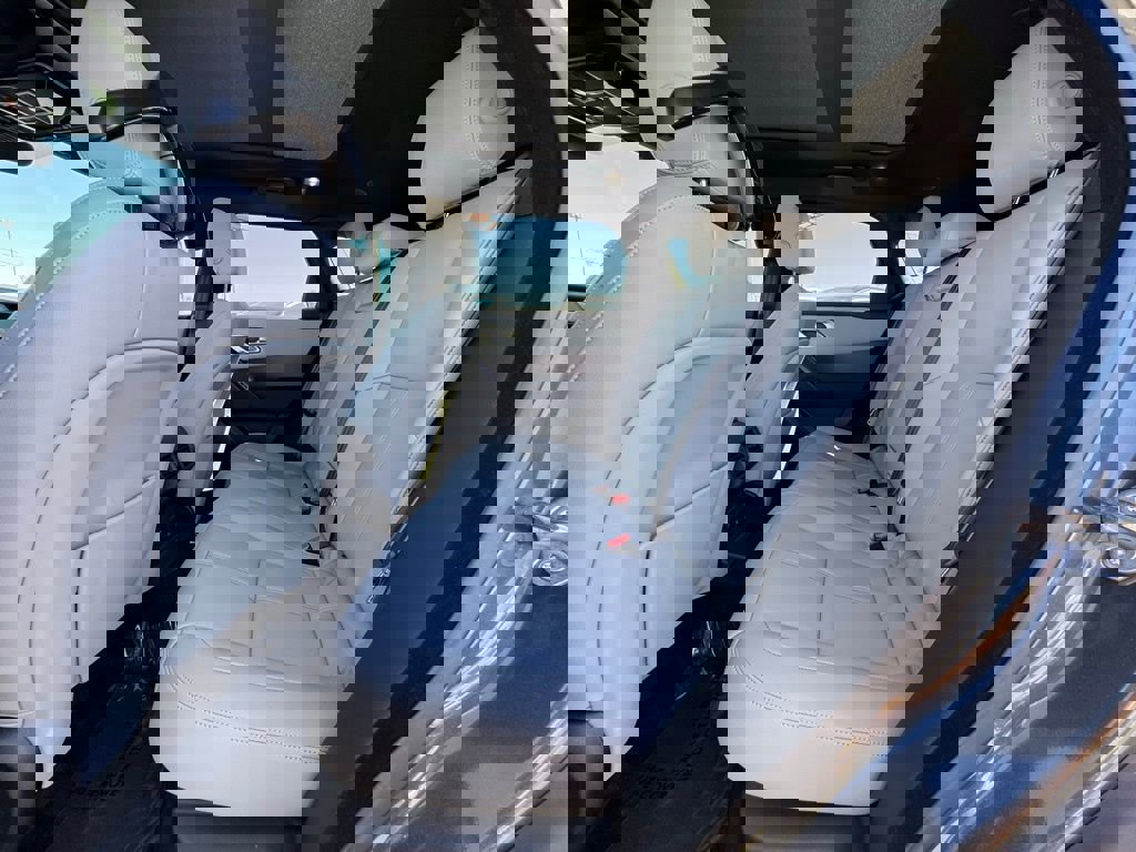 Used 2026 Land Rover Range Rover Velar Dynamic SE image 34